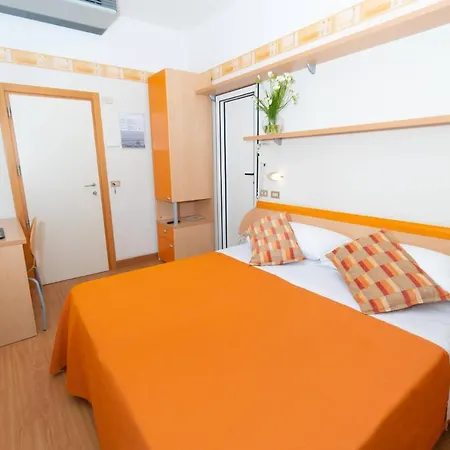 Hotel Sampaoli 3*